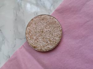 GlitterEyes highlighter in 'GlowUp'